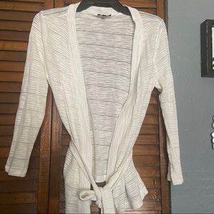 Crop sleeve Limited white cardigan